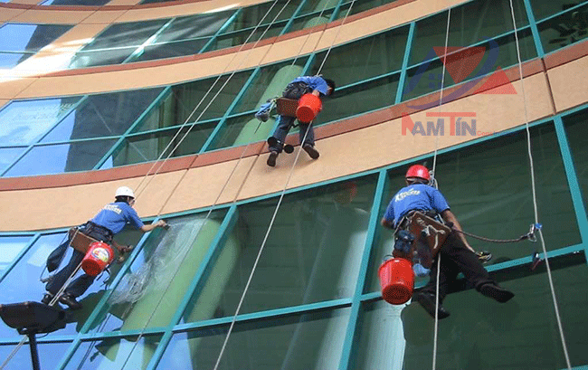 lau-kính-tòa-nhà-3 nhận-lau-kính-tòa-nhà-3